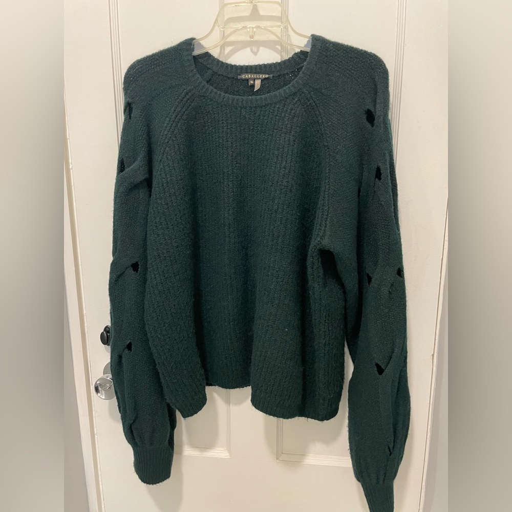 Caballero cable sleeve sweater. XL dark green.